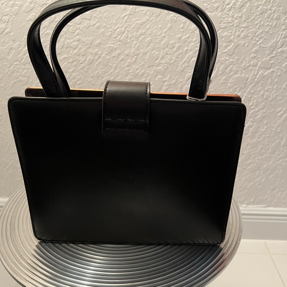 VTG AUTHENTIC NWT KADIN STRUCTURED BLACK with BRONZE GROMMETS TRIM and TURN LOCK - Picture 8 of 13